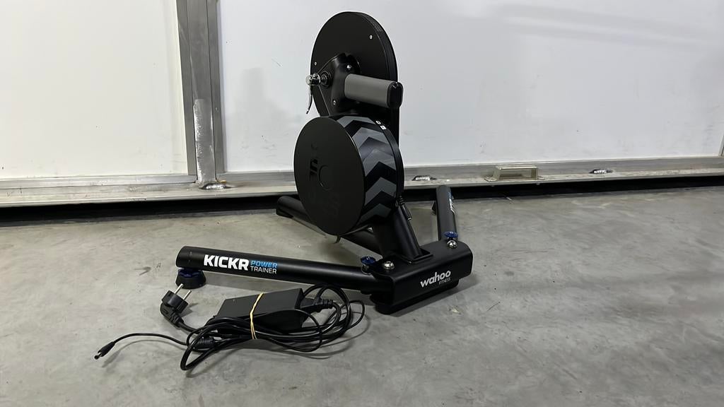 Wahoo KICKR Power v2 (avec cassette Shimano 11 vitesses), Enlèvement, Utilisé, Autres types