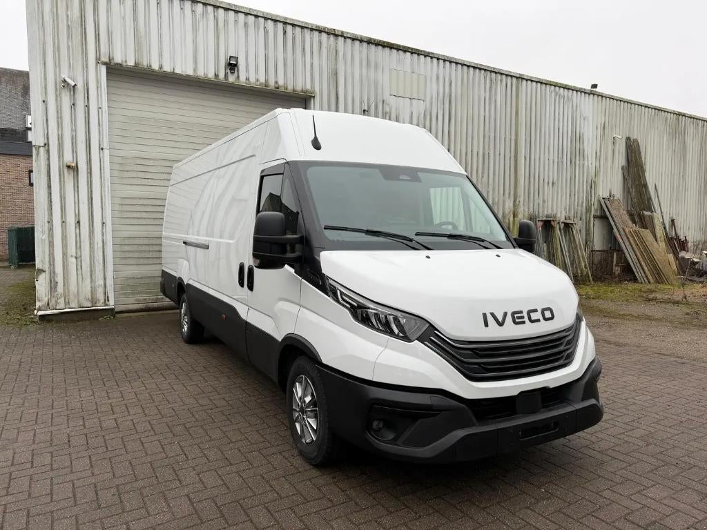 Iveco Daily 35S18—L4H2|Neuf |Acheter à partir de 941.70 €/m, Autos, Euro 6, Entreprise, Entretenue par le concessionnaire, Noir