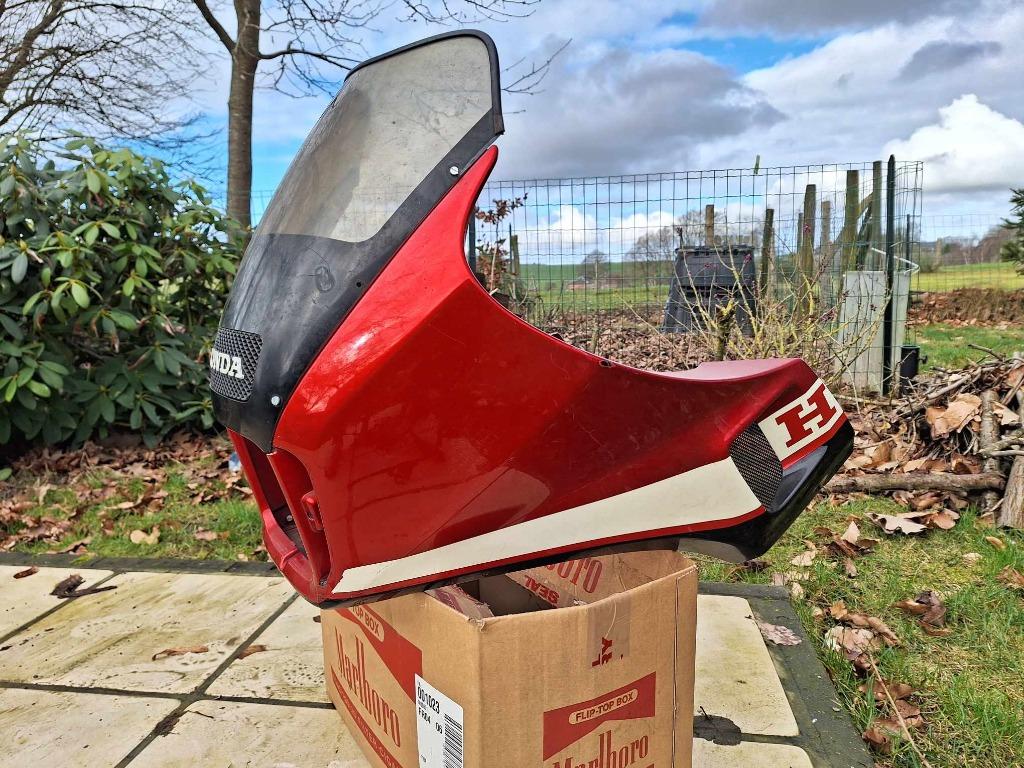 Honda VF1000F et F2 gros lot de pièces diverses., Enlèvement ou Envoi, Utilisé
