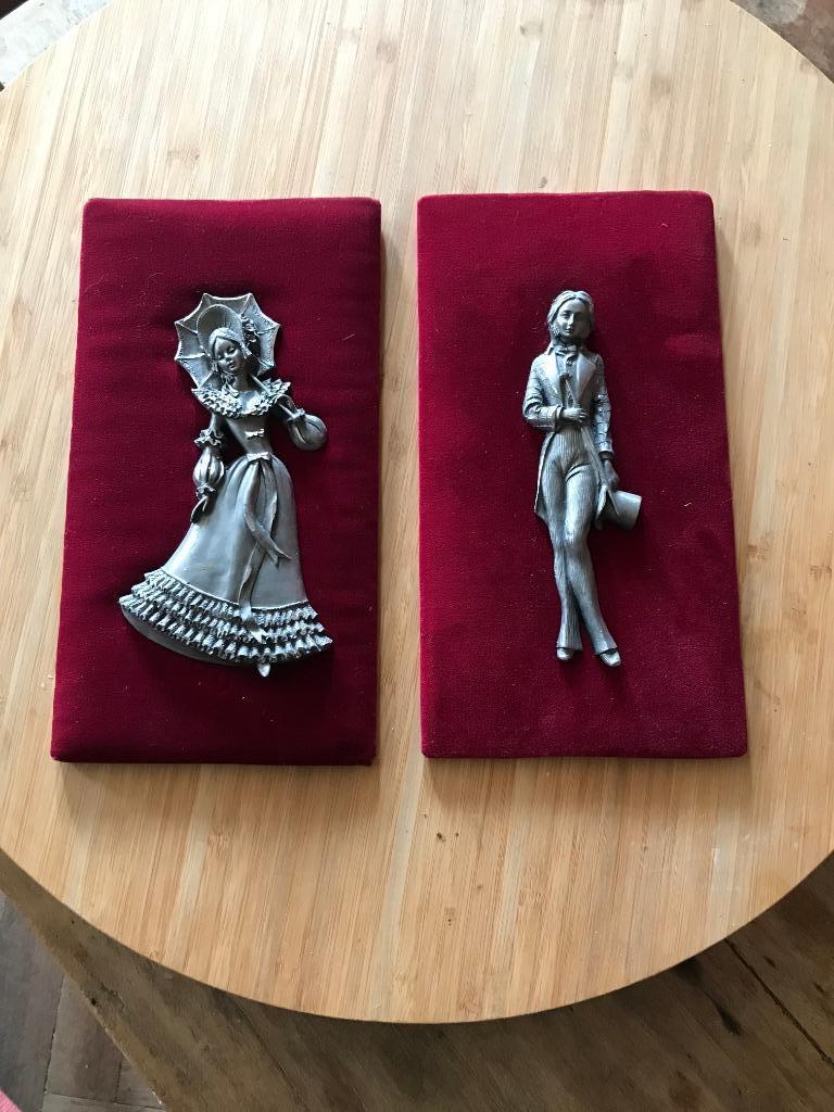 oud tinnen beeld op fluwelen kader, Antiek en Kunst, Ophalen