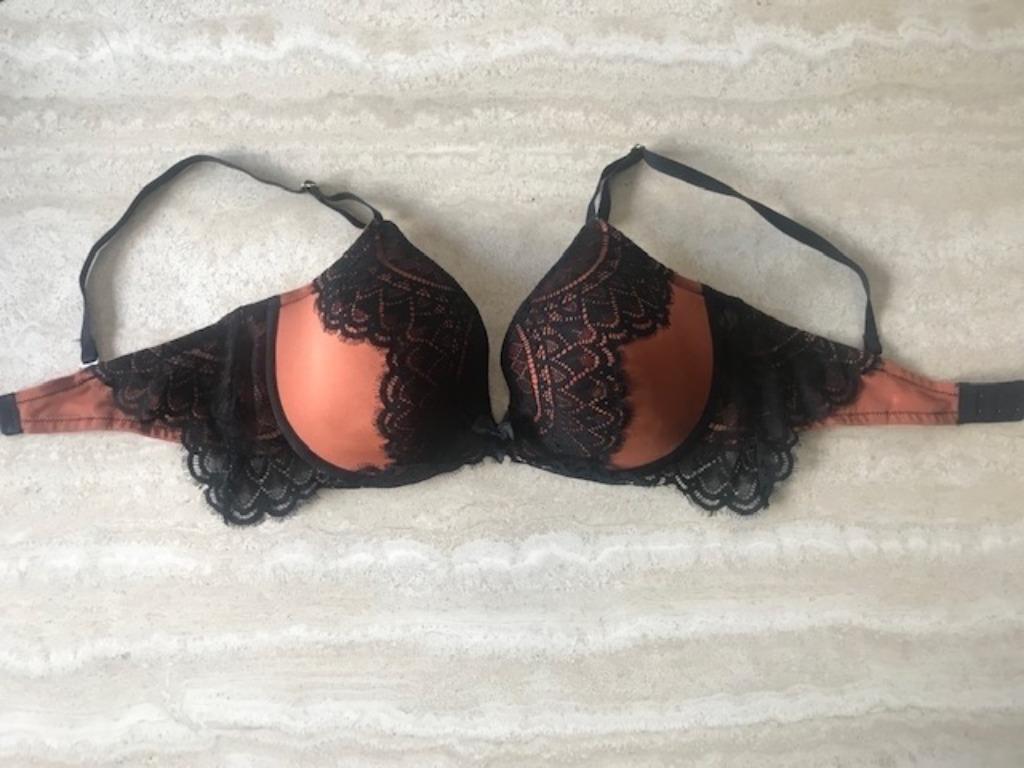 Nieuwe BH HUNKEMÖLLER - maat 85 - cup D (zn5646), Hunkemöller, Ophalen of Verzenden, Overige kleuren, BH