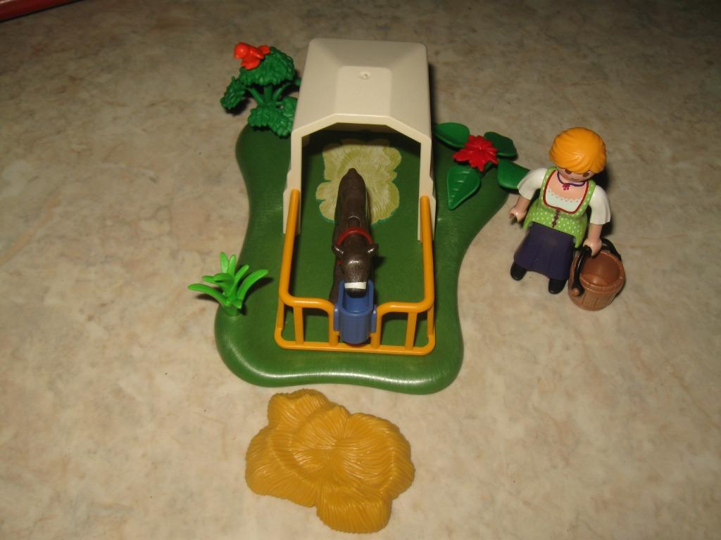 Playmobil boerin met kalfje en stal, Ophalen of Verzenden, Zo goed als nieuw