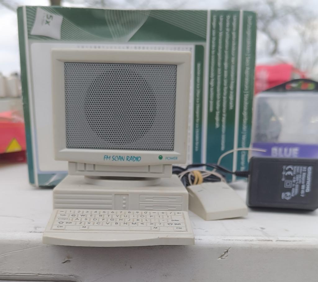Radio vintage en forme d'ordinateur avec clavier et souris, Enlèvement ou Envoi, Utilisé, Radio
