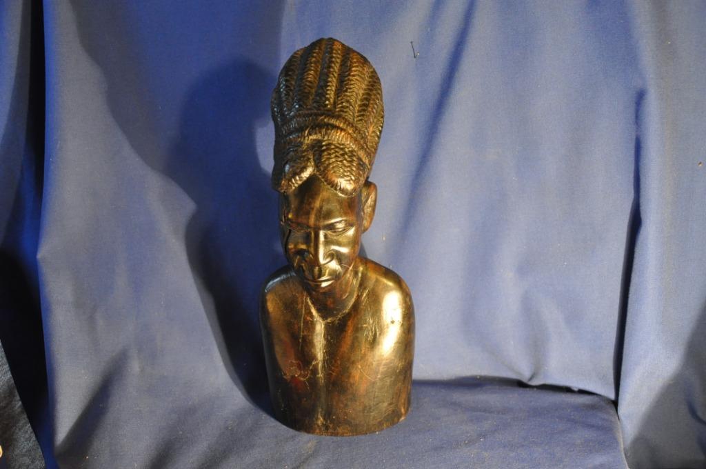 figurine africaine avec coiffe en ébène, Antiquités & Art, Enlèvement ou Envoi