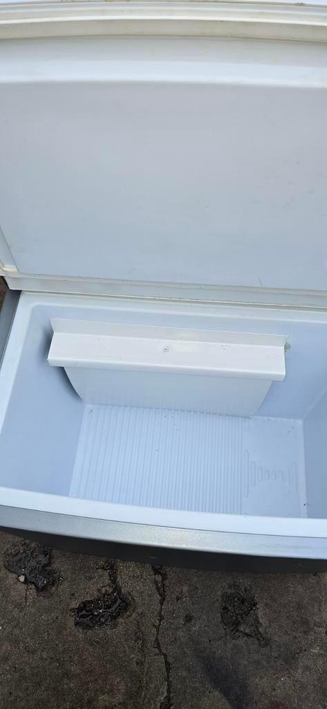 Petit frigo comping12v,230v,gaz, Electroménager