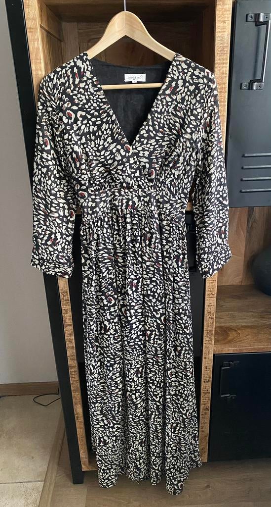 jurk van Emma & Ella maat S, Kleding | Dames, Zwart, Ophalen of Verzenden, Zo goed als nieuw, Onder de knie