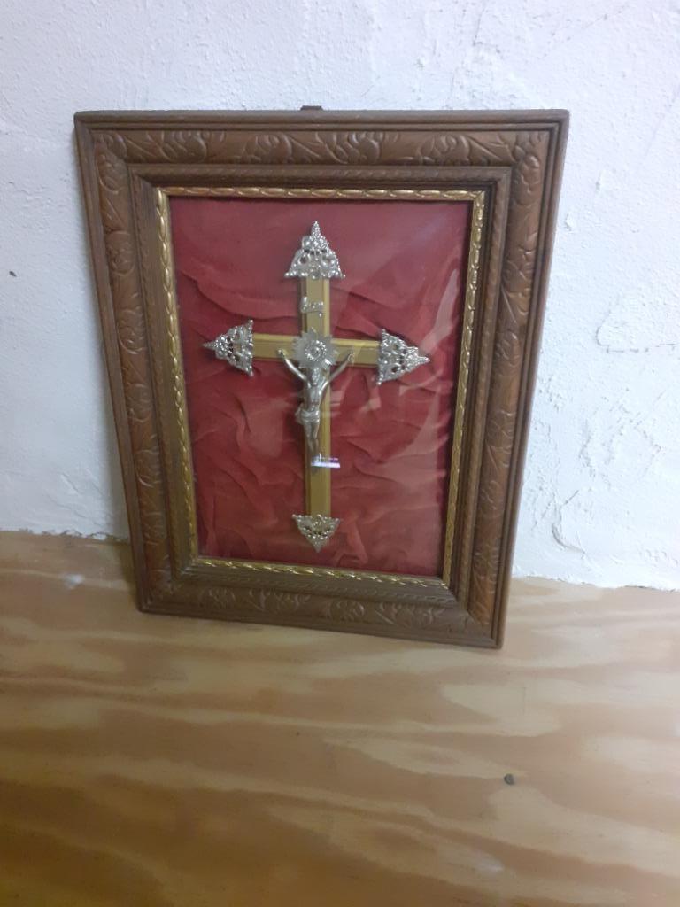 oud kruisbeeld in mooie kader-achter bol glas, Antiek en Kunst, Ophalen