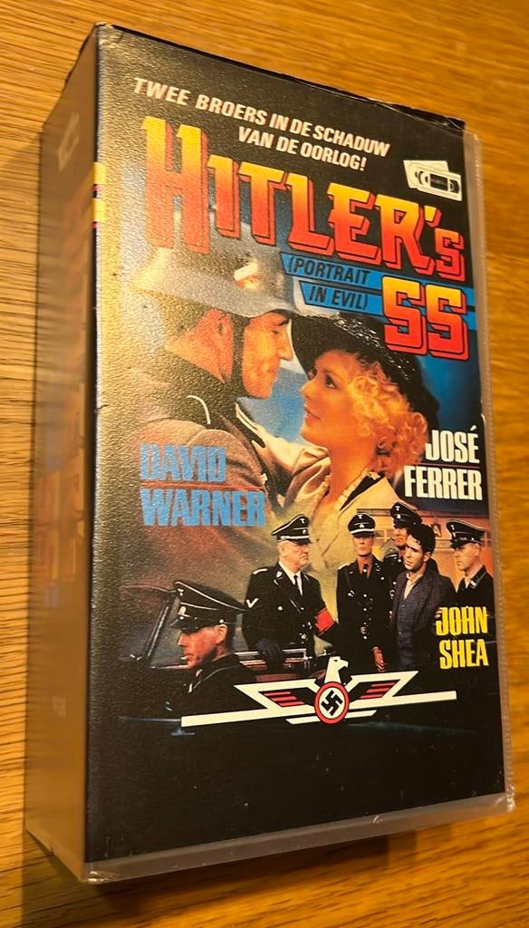 Hitlers portrait in evil VHS, Cd's en Dvd's, VHS | Film, Ophalen, Zo goed als nieuw, Thrillers en Misdaad
