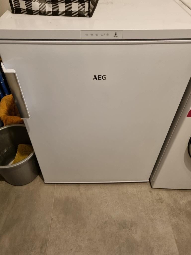 AEG tafelmodel diepvriezer, Elektronische apparatuur, Zo goed als nieuw, Energieklasse A of zuiniger, Ophalen, Vrieskast