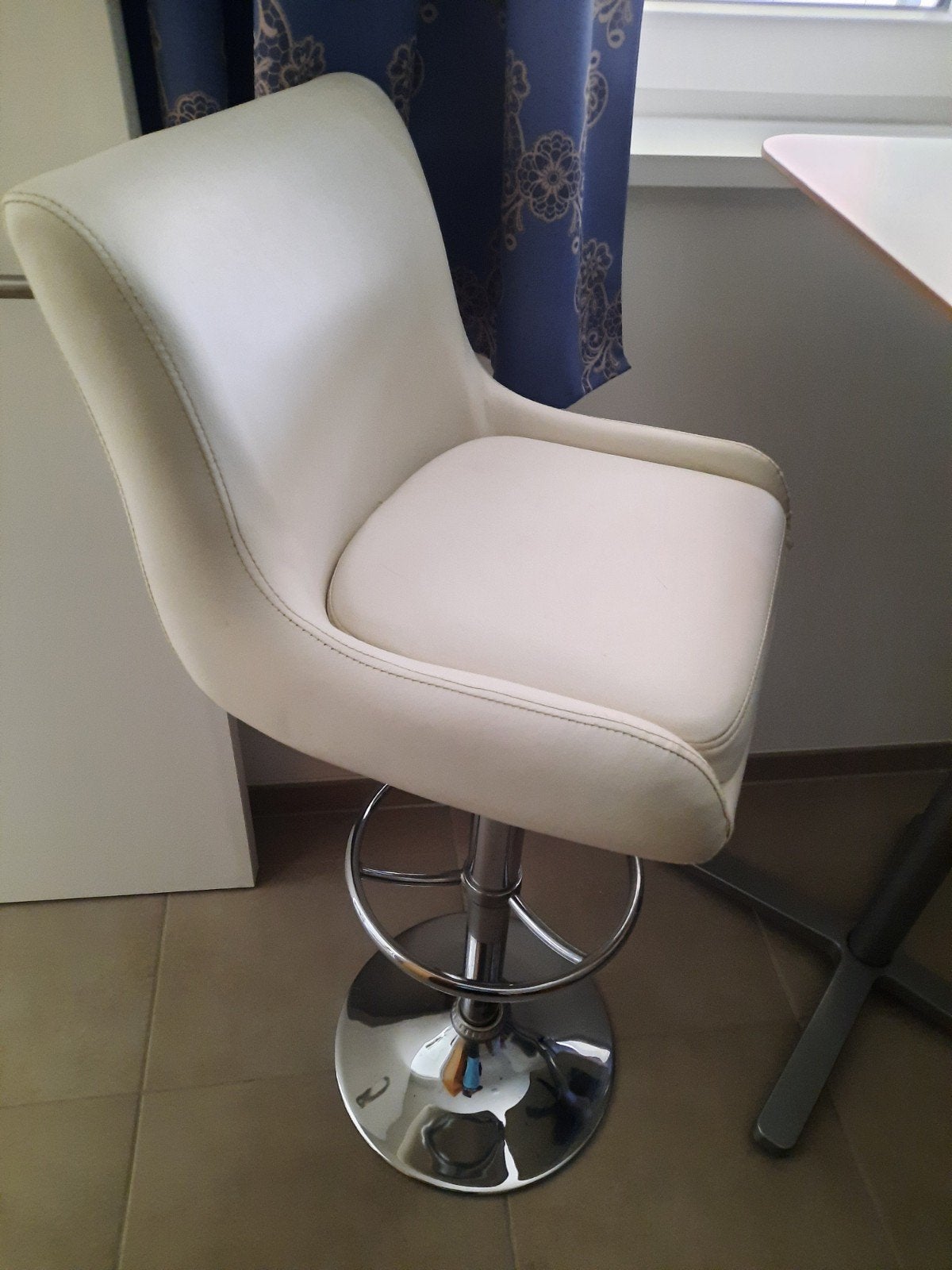 Chaises hautes cuir et table, Maison & Meubles, Enlèvement, Cuir