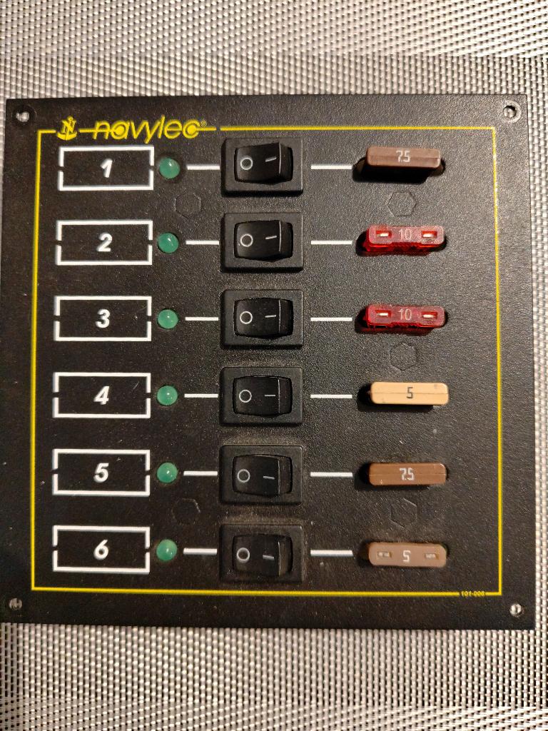 Tableau électrique 12-24V 6 positions avec fusibles, Enlèvement ou Envoi, Comme neuf, Câble ou Équipement