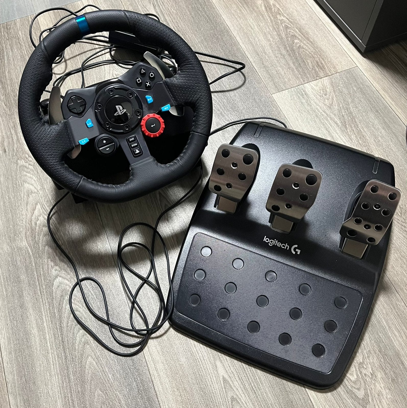 Logitech G29 + Thrustmaster versnellingspook + pedalen, Ophalen, Zo goed als nieuw, Stuur of Pedalen
