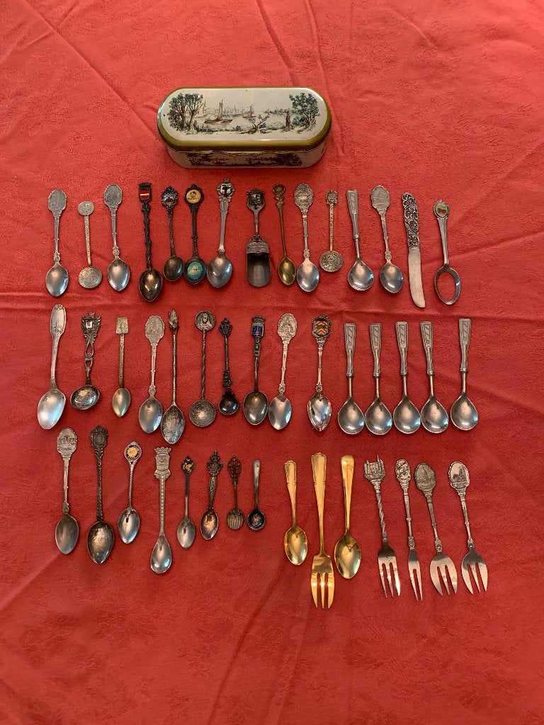 Antique lepeltjes and vorken, Ophalen