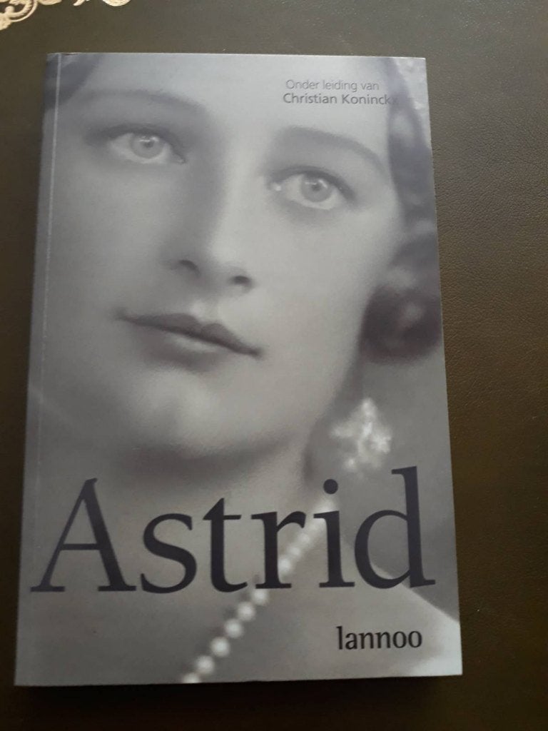 Astrid, Collections, Enlèvement, Comme neuf, Magazine ou livre
