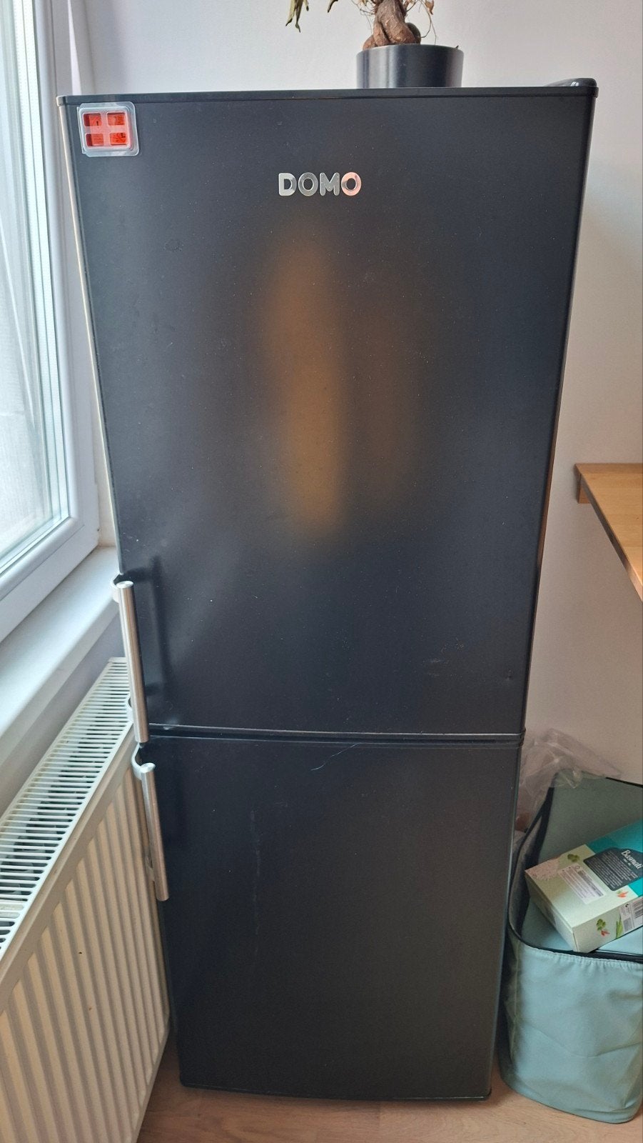koelkast diepvries domo in heel goede staat, Ophalen, Met aparte vriezer, Zo goed als nieuw, 140 tot 160 cm