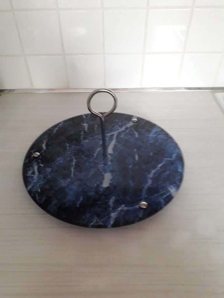 Opdien bord in donker glas met handvat in mooie staat, Ophalen, Zo goed als nieuw, Glas, Bord(en)