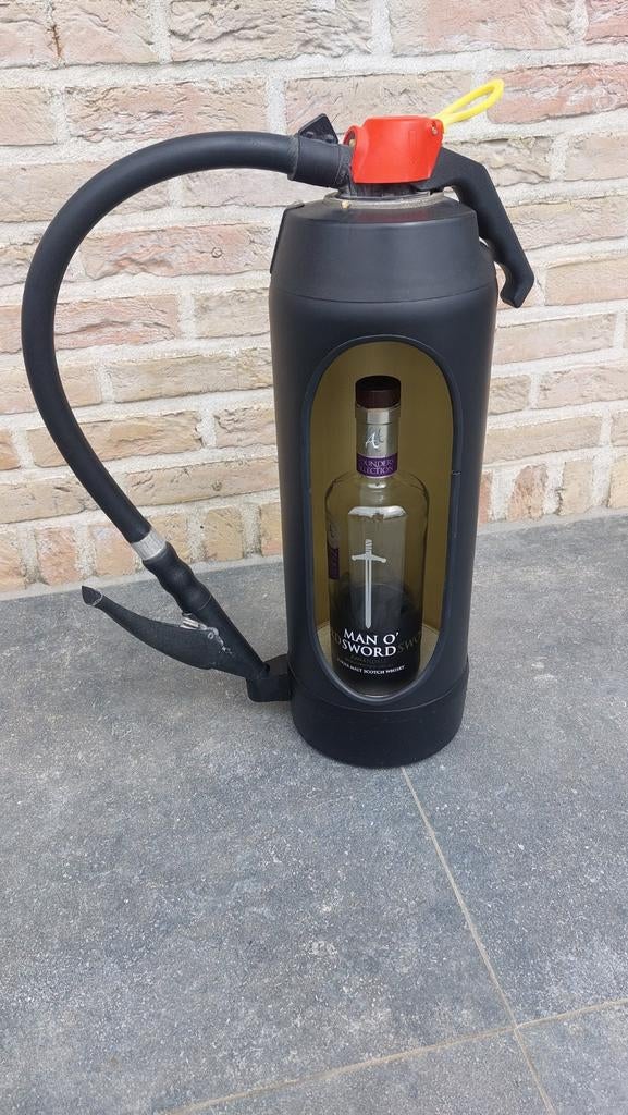 Extincteur décoratif, Enlèvement, Extincteur