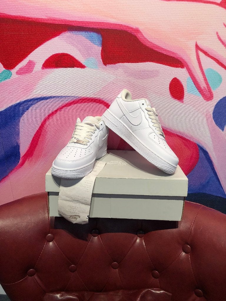 Baskets Nike Air Force 1 blanches taille 38, Sneakers et Baskets, Nike, Comme neuf, Blanc