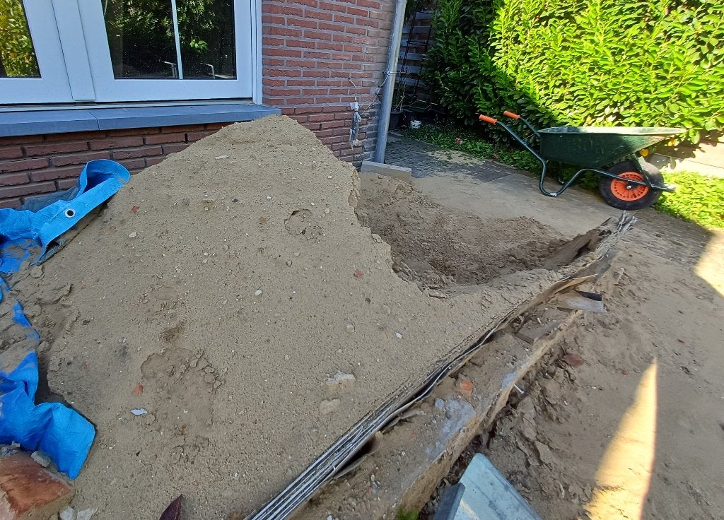 +- 1 kuub opvulzand - hulp mogelijk/vervoer met voorwaarden, Tuin en Terras, Zand, Ophalen