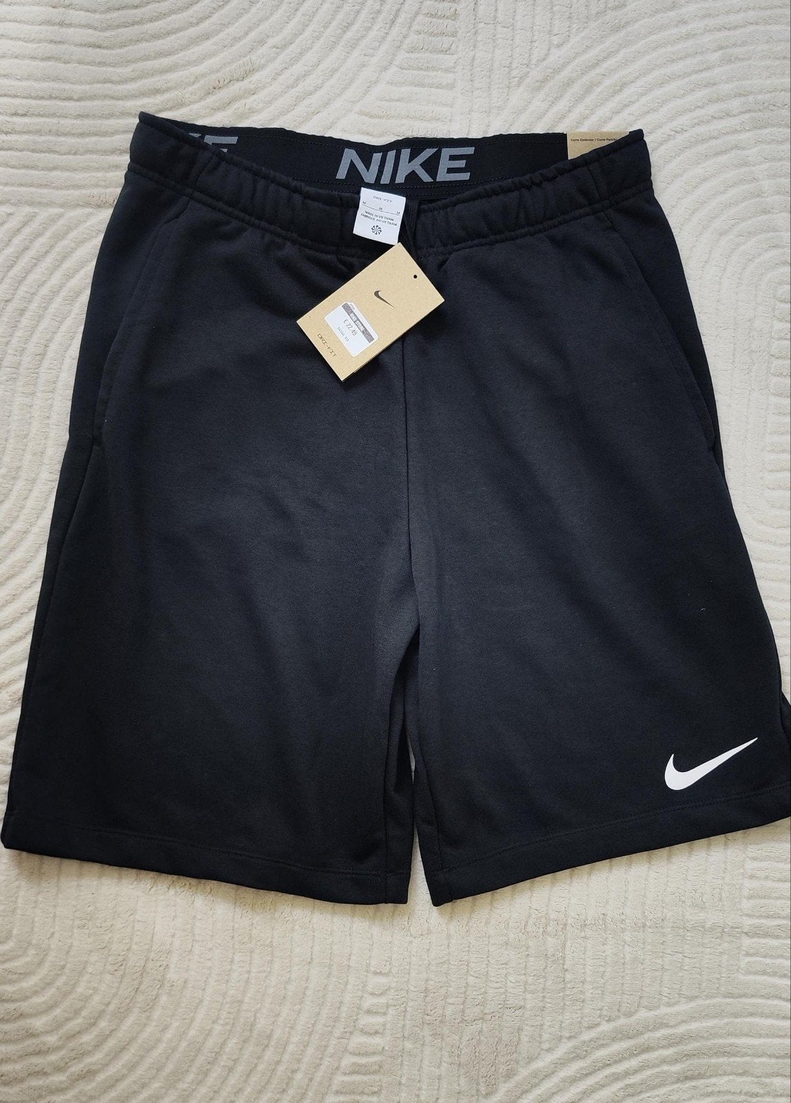 Nieuw! Nike short Medium, Vêtements | Hommes, Vêtements de sport, Enlèvement