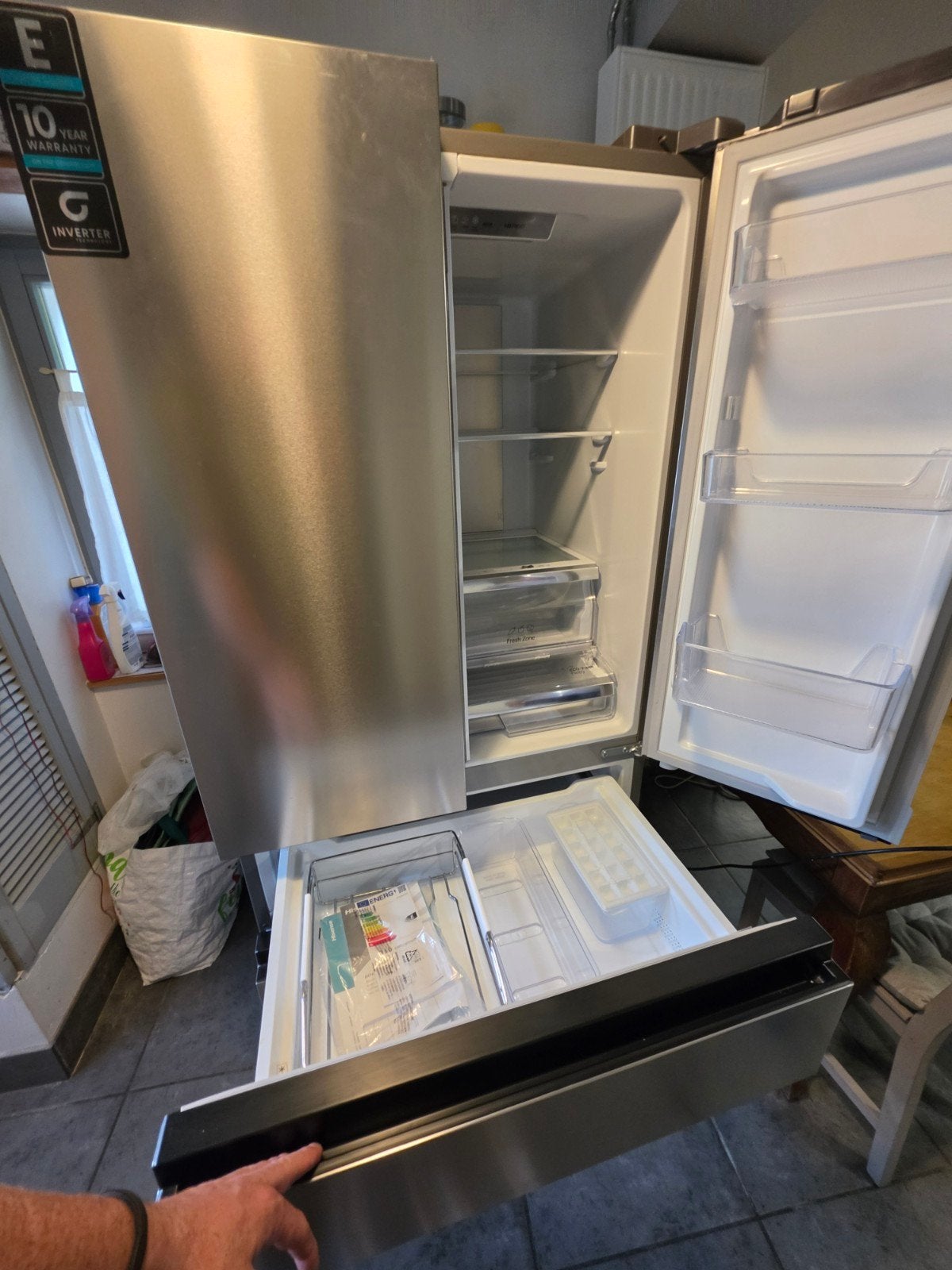Frigo américain Hisense RF540N4SBI2 – 480 L – 4 portes – Ino, Classe énergétique A ou plus économe, 160 cm ou plus, Comme neuf