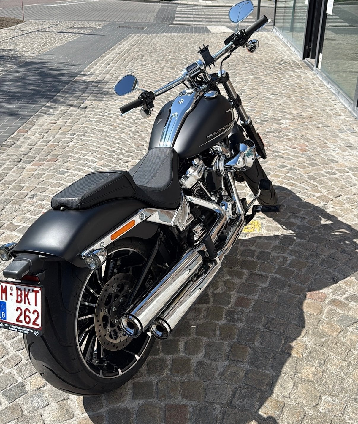 Heel mooie harley break out mat zwart btw aftrekbaar, 2 cilinders, Occasion, Particulier, 1898 cc