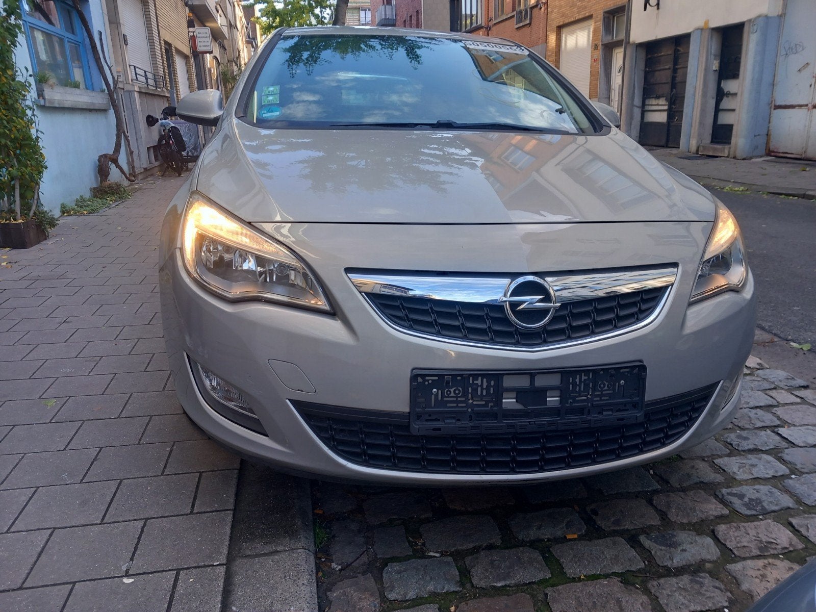 Opel Astra J 2010 1.6 Automatique Essence, Autos, Euro 6, Alcantara, 5 places, Automatique