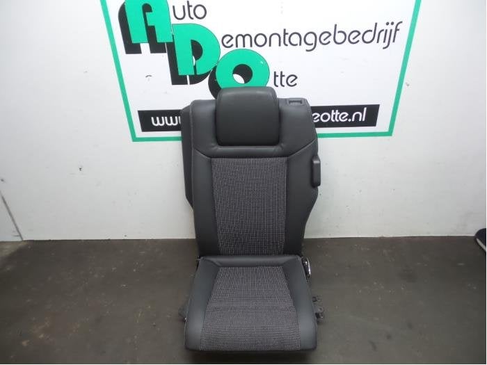 Stoel achter van een Opel Zafira B (Zafira B 05-), Gebruikt, -, -, Opel