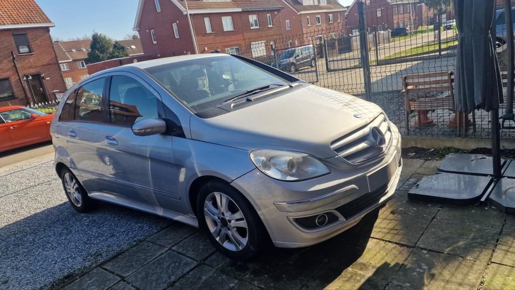 MERCEDES B180CDI, Autos, Mercedes-Benz, Argent ou Gris, Achat, Boîte manuelle, Noir