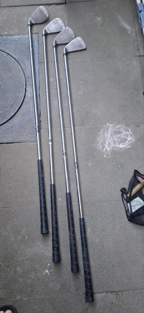4 clubs Wilson, Sports & Fitness, Golf, Utilisé, Set, Autres marques