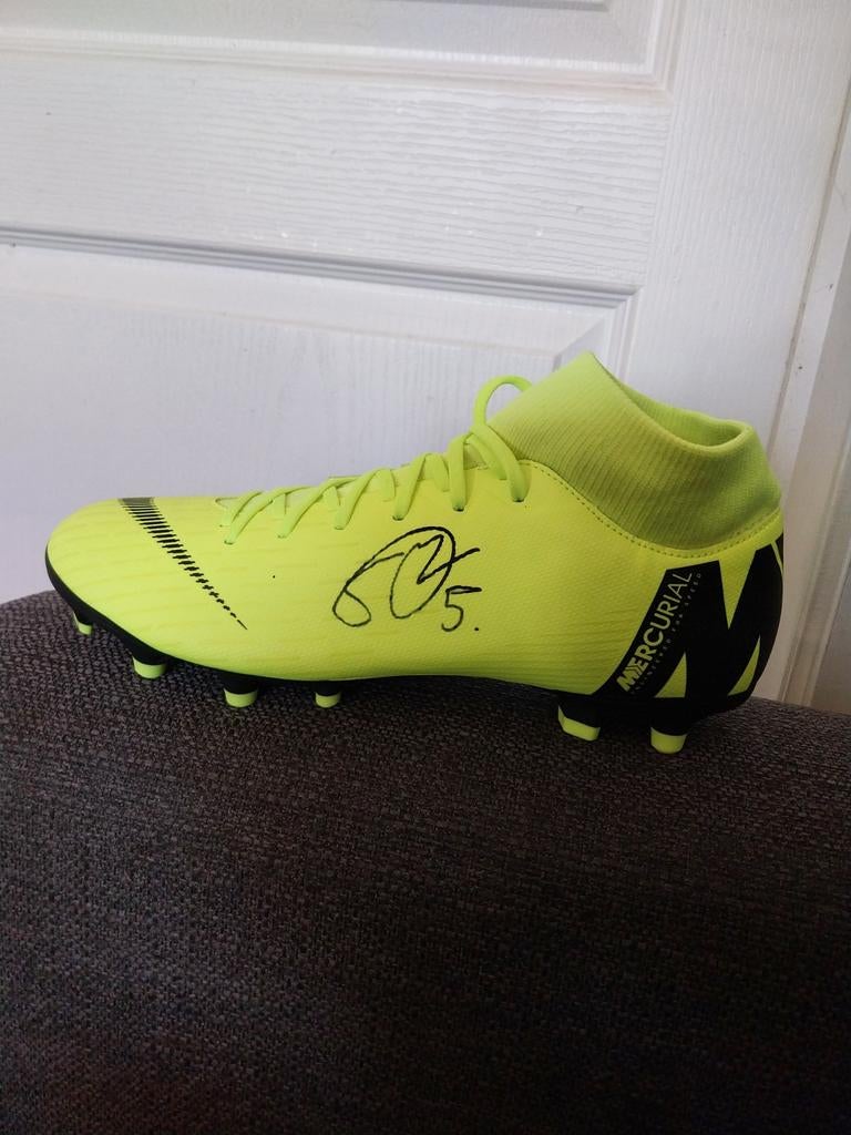 Xavi gesigneerde voetbalschoen van het merk Nike, Enlèvement ou Envoi