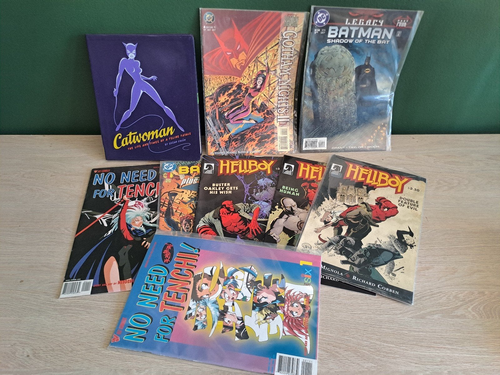 9 vintage Comics Strips Catwoman Batman Hellboy Tenchi, Ophalen