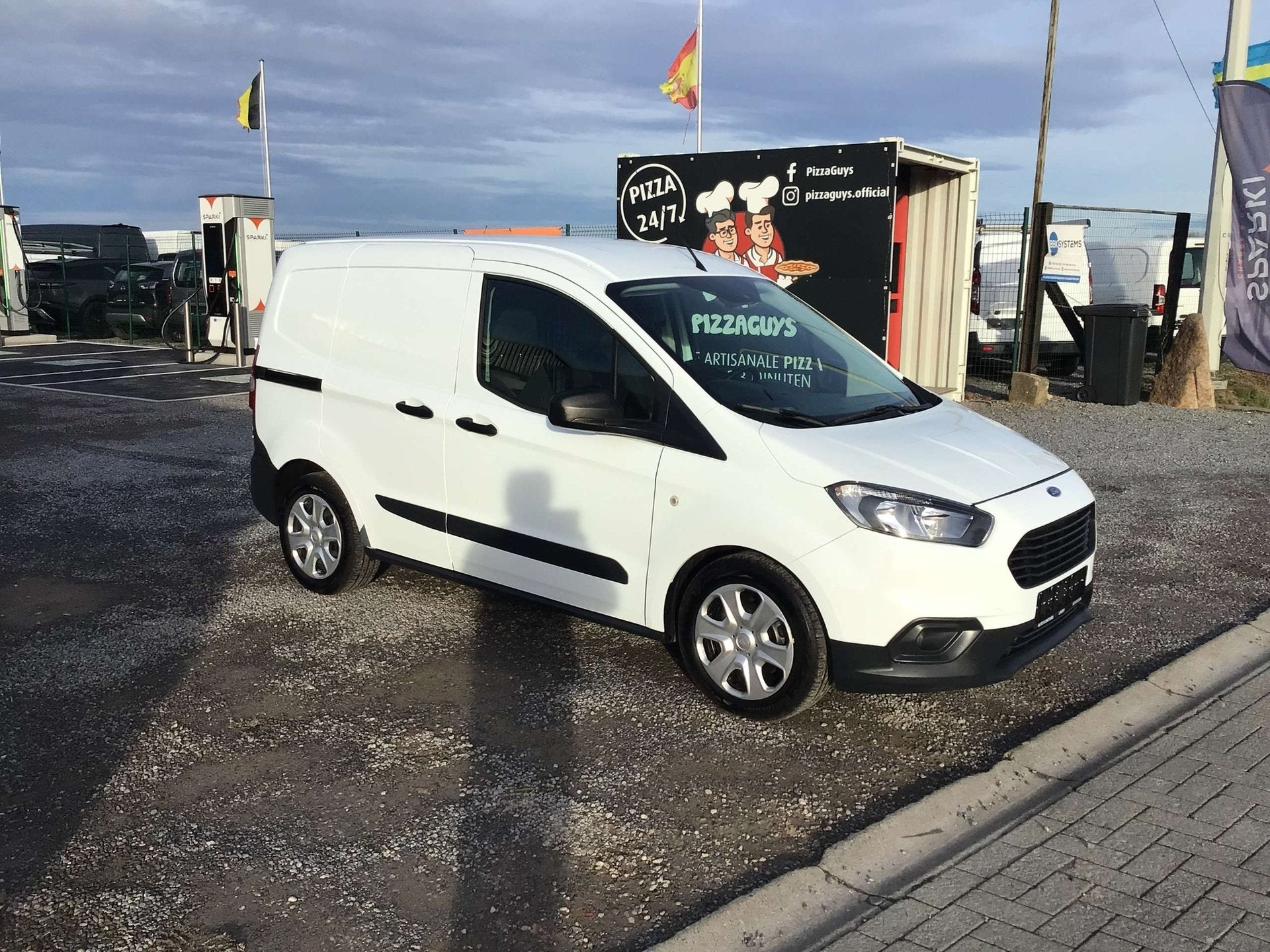 Ford Transit Courier 15dci 75pk 9/2023 13000km 14950e alles, Auto's, Stof, 4 cilinders, Wit, Bedrijf