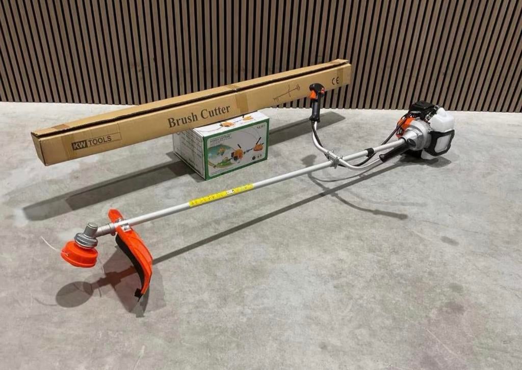 KW tools 550 benzine bosmaaier nieuw in doos ‼️, Tuin en Terras, Ophalen, Zo goed als nieuw