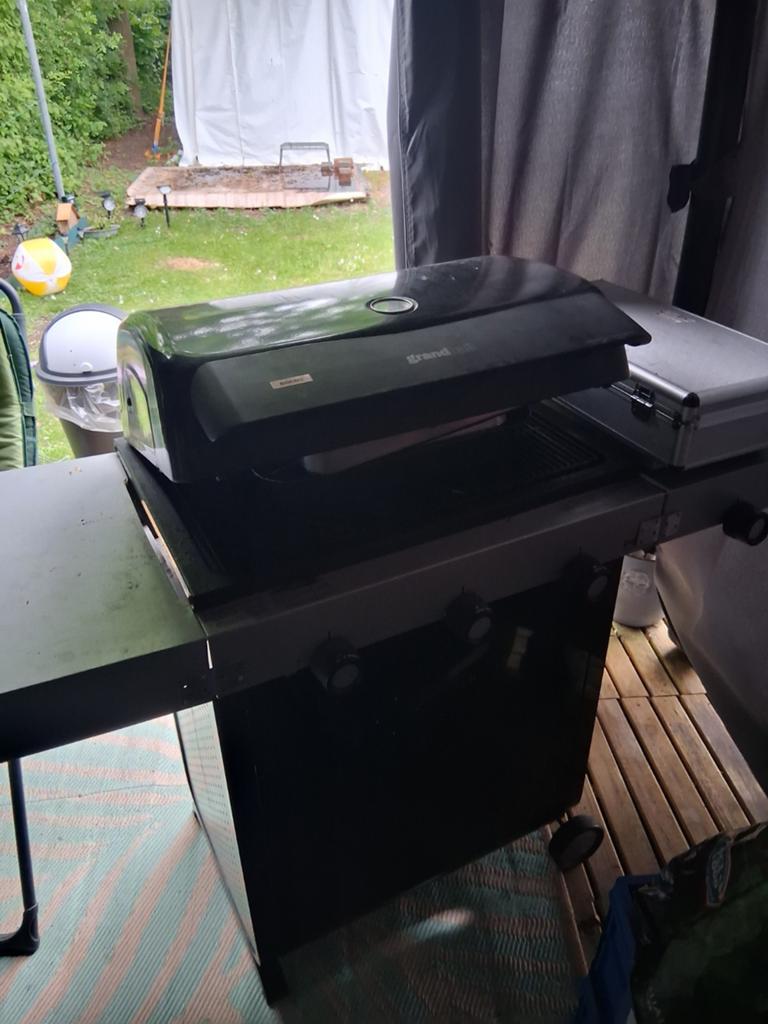 BBQ OP GAS, Ophalen
