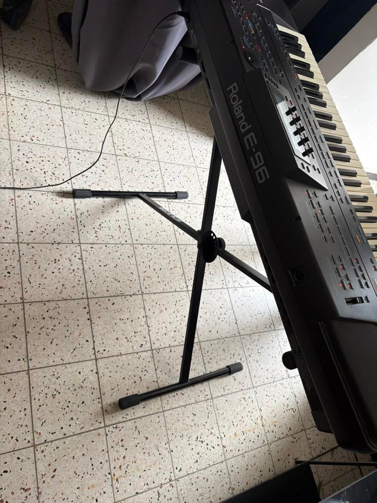 Roland E96, Musique & Instruments, Enlèvement, Comme neuf, Roland