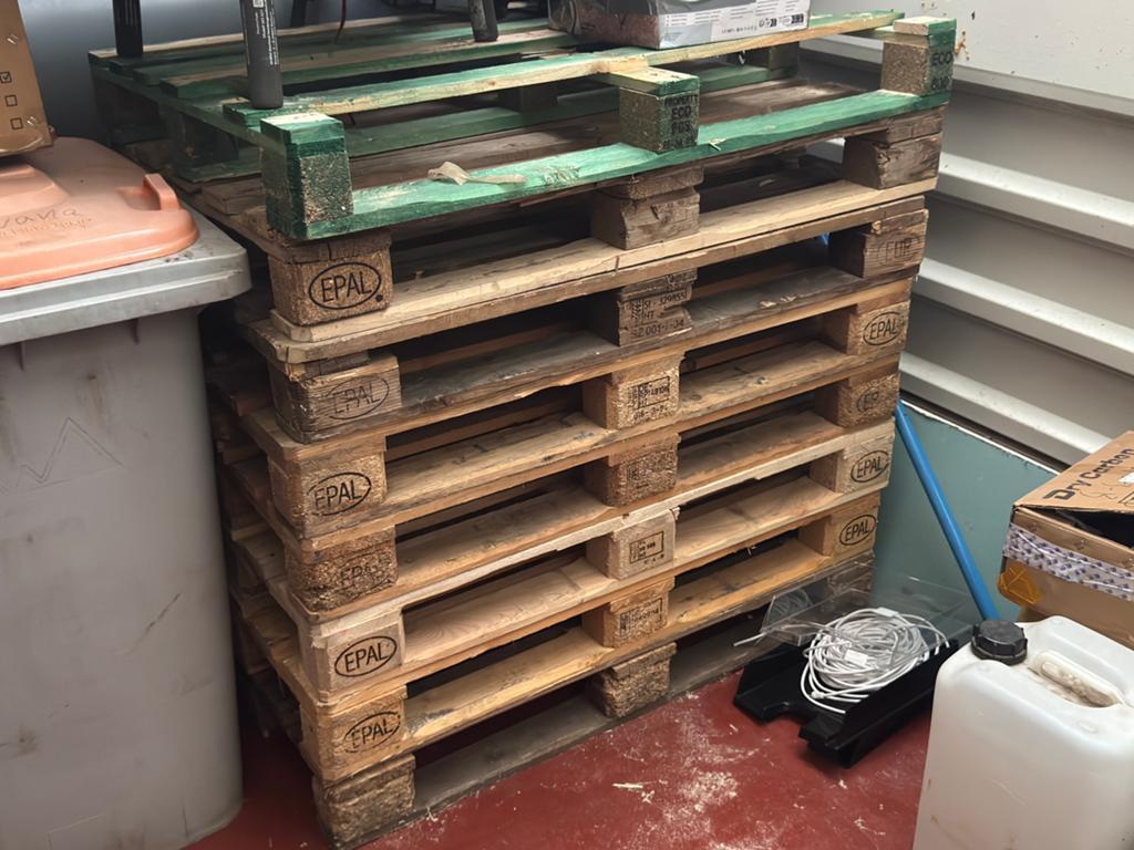 11 goede EPAL Euro-pallets te koop - €25 per stuk, Bricolage & Construction, Bois & Planches, Enlèvement, Comme neuf, Palette