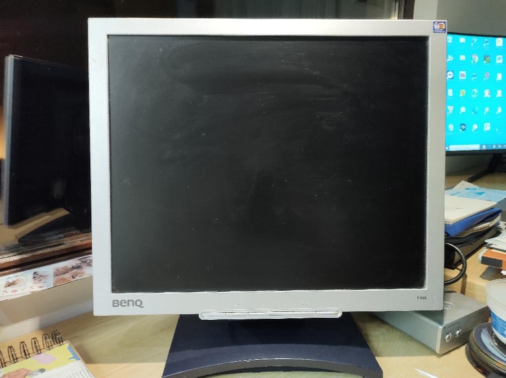 pc scherm merk benq model Q9T4, Kantelbaar, HD, Zo goed als nieuw, 1 tot 2 ms