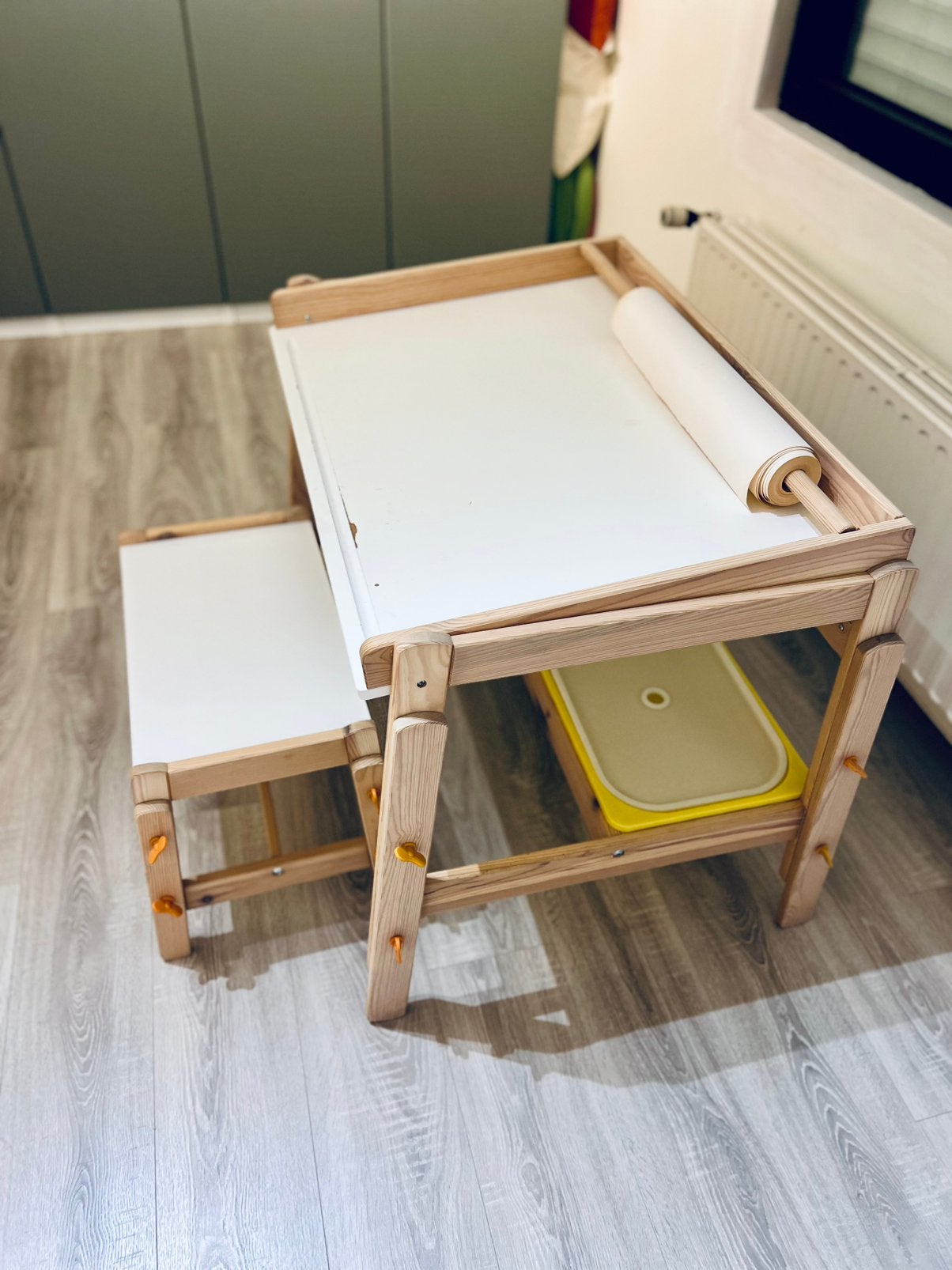 Kinderbureau in hoogte verstelbaar IKEA, Kinderen en Baby's, Kinderkamer | Tafels en Stoelen, Ophalen, Gebruikt, Tafel(s) en Stoel(en)