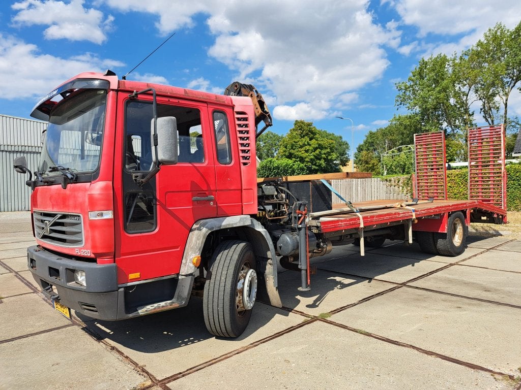 Volvo FL 220 * Lier - Ramps + HIAB 060, Auto's, Vrachtwagens, Achterwielaandrijving, Bedrijf, 2 zetels, Volvo