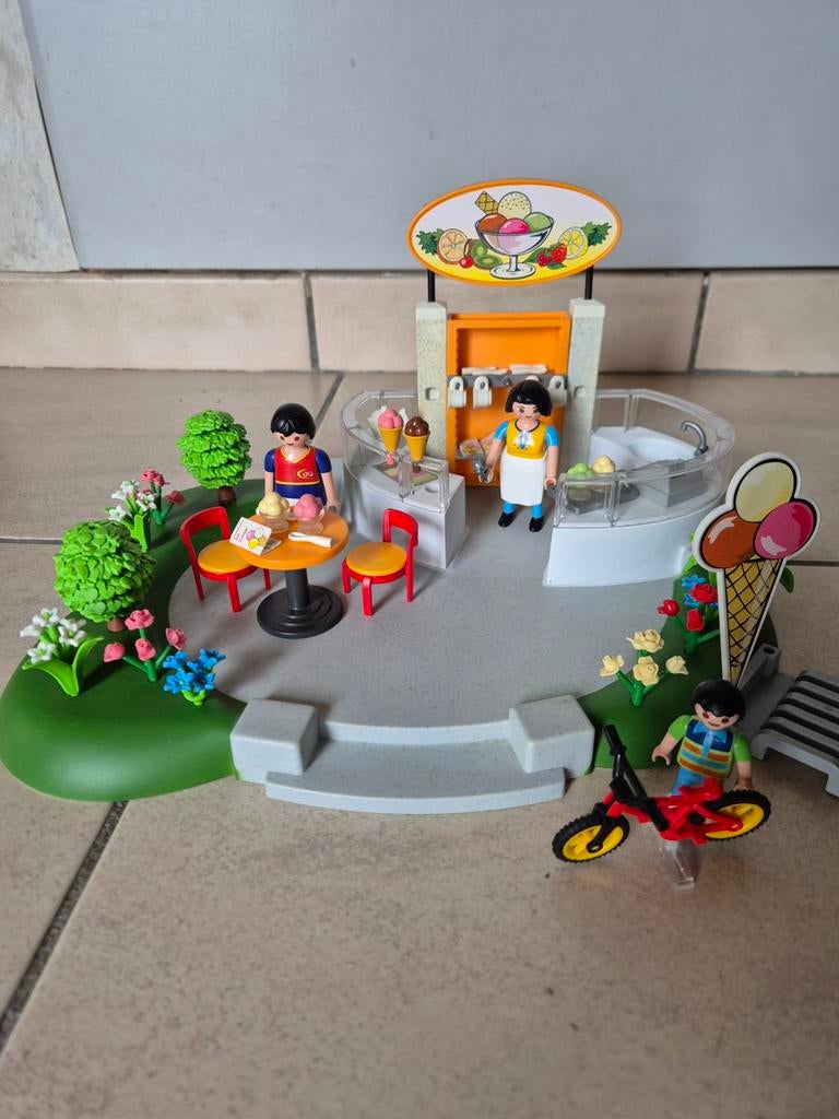 playmobil ijssalon, Kinderen en Baby's, Speelgoed | Playmobil, Ophalen of Verzenden, Zo goed als nieuw, Complete set