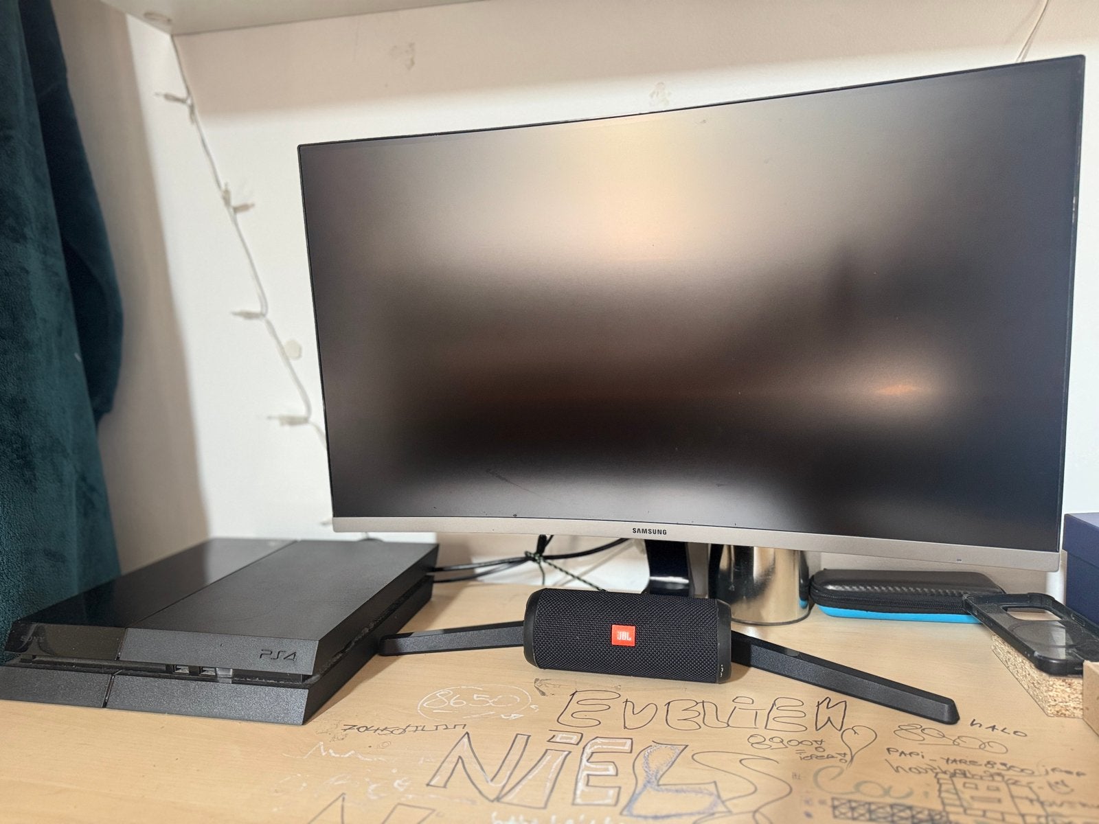 Samsung Curved monitor, PlayStation 4 en JBL Flip 3., Ophalen, Zo goed als nieuw, Samsung