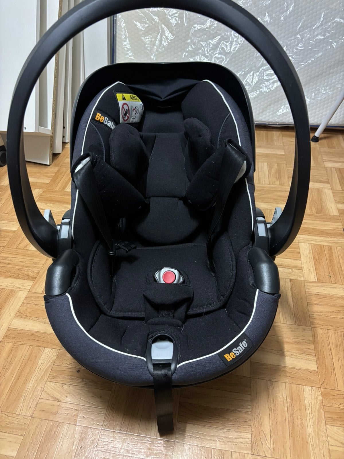 Maxicosi Besafe - 5puntsgordel, met verkleinkussen, Kinderen en Baby's, Autogordel of Isofix, Zo goed als nieuw, Ophalen, 0 t/m 10 kg