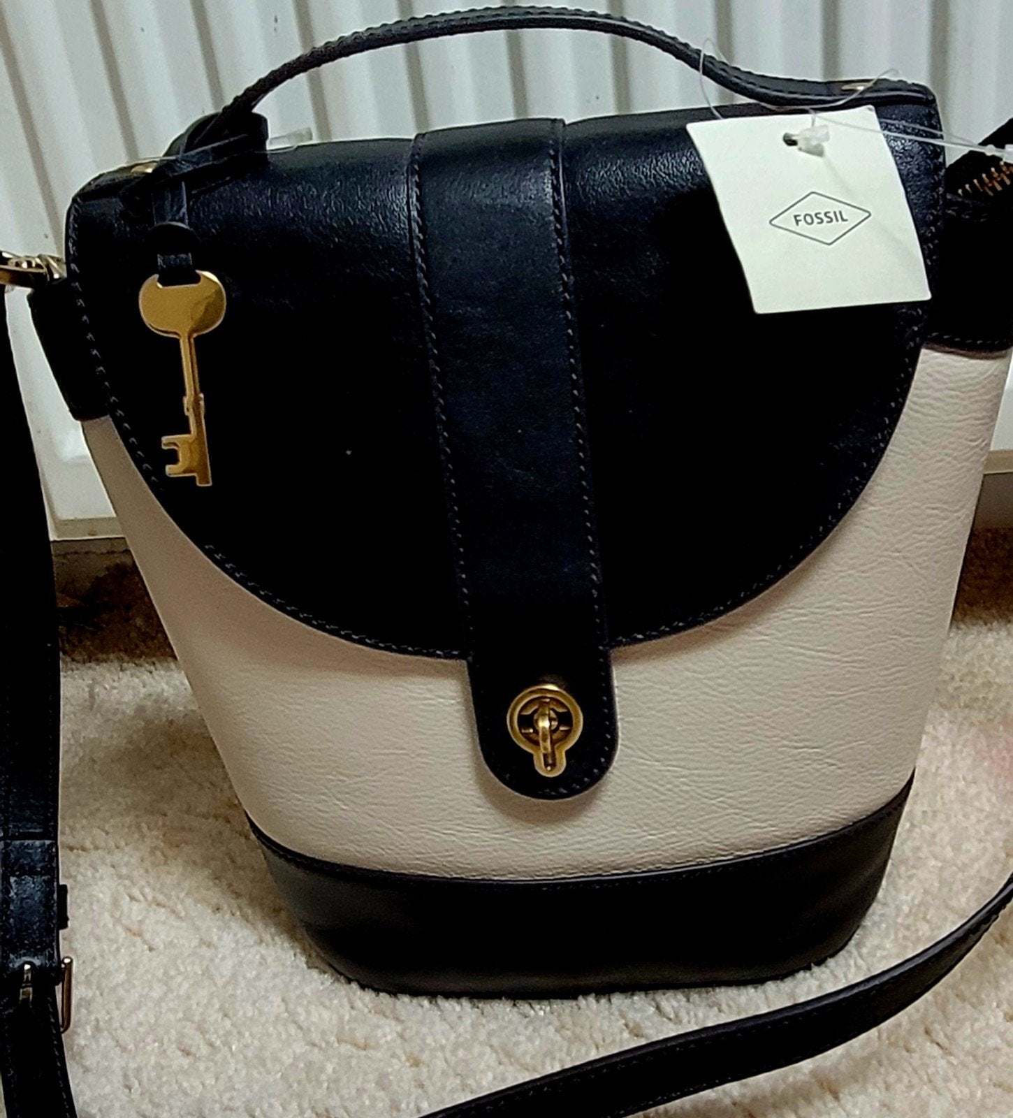 Sac Fossil Clara Crossbody en cuir, Bijoux, Sacs & Beauté, Enlèvement, Neuf, Noir, Sac à main