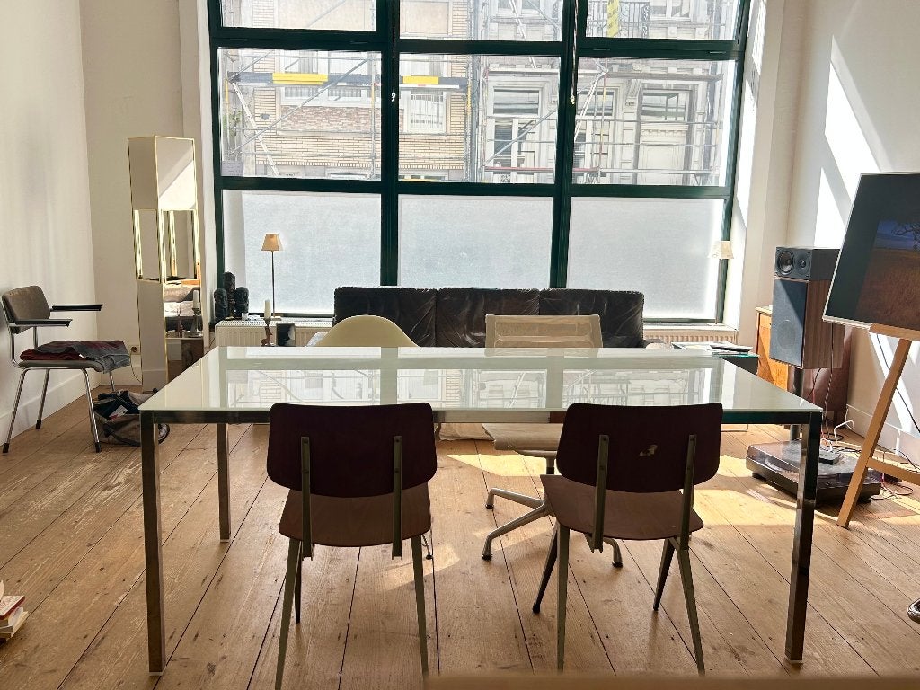 Eettafel met blad van gehard glas., Huis en Inrichting, Tafels | Eettafels, Ophalen, 50 tot 100 cm, Zo goed als nieuw, Vijf personen of meer