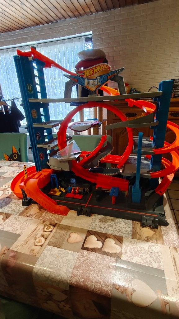hot wheels garage 30 euro, Ophalen, Hot Wheels, Racebaan, Gebruikt