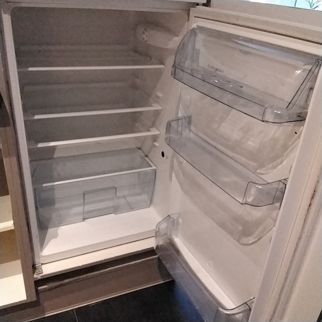 Nog bijna nieuwe inbouw ijskast, Elektronische apparatuur, Ophalen