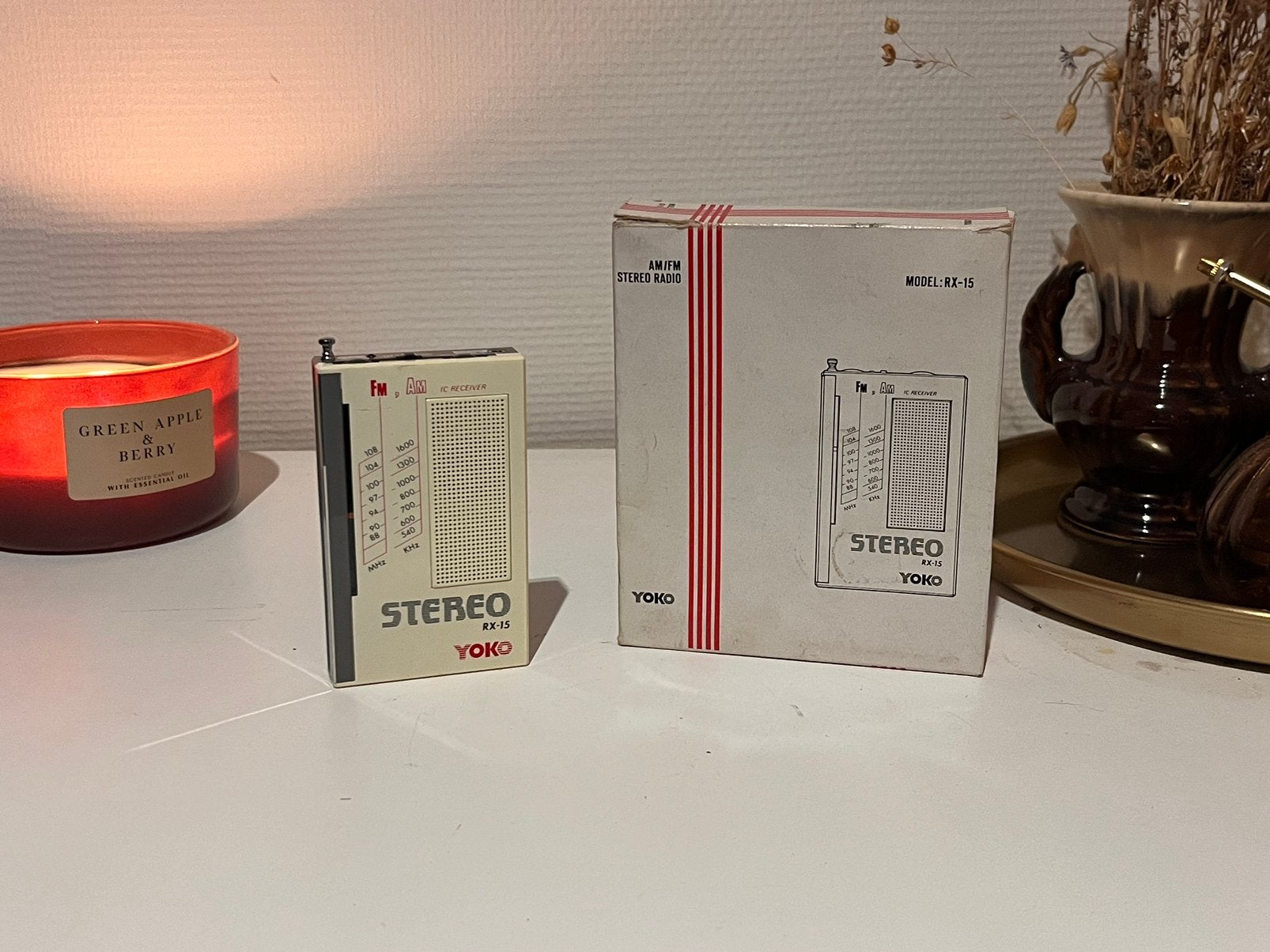 Vintage draagbare radio, Audio, Tv en Foto, Ophalen of Verzenden, Zo goed als nieuw, Radio