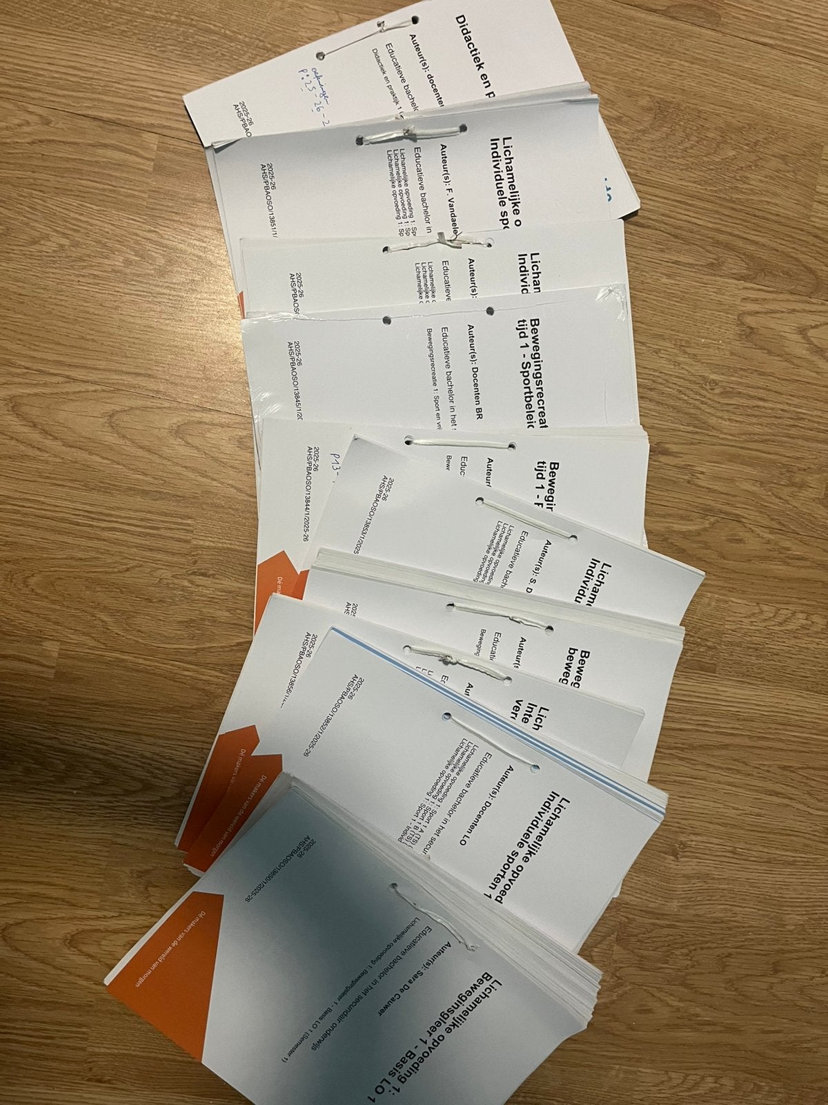 Cours de 1ère année sur le sport l'université Artevelde, Divers, Enlèvement ou Envoi, Comme neuf