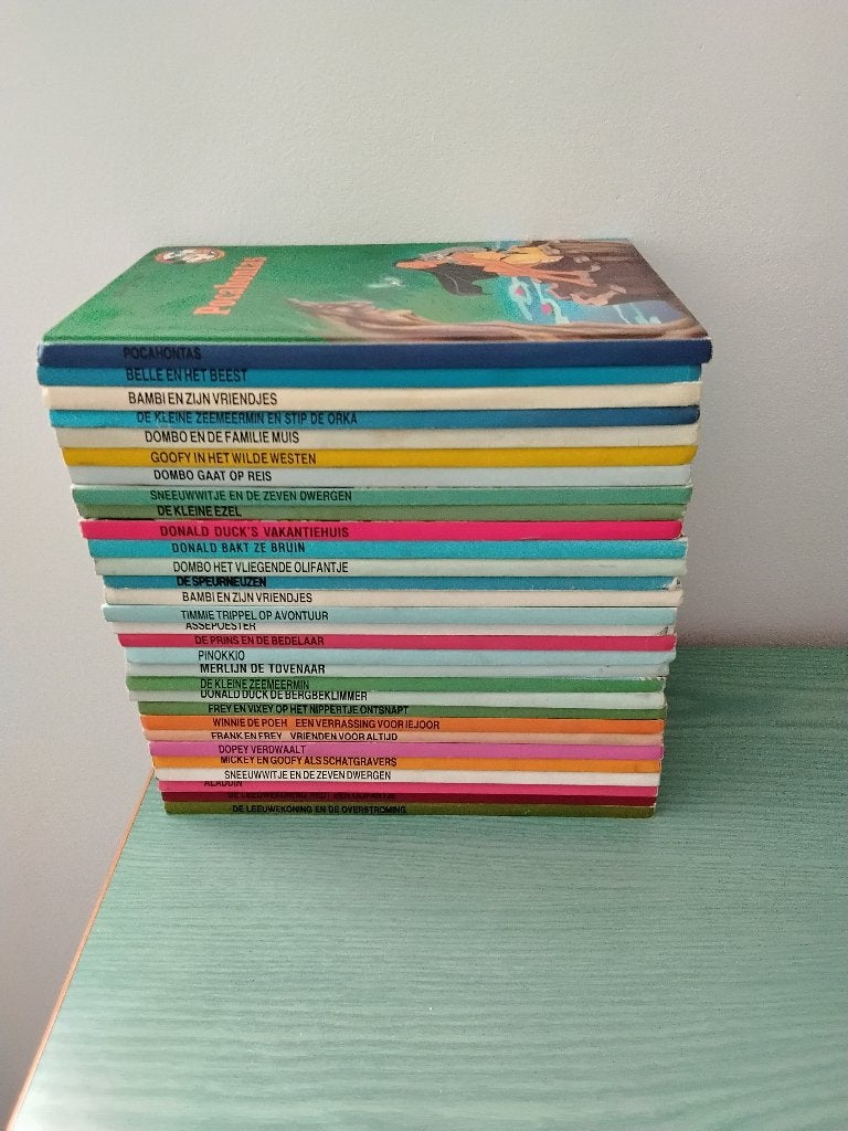Kinderboeken walt disney 30 stuks 15 euro, Enlèvement, Utilisé